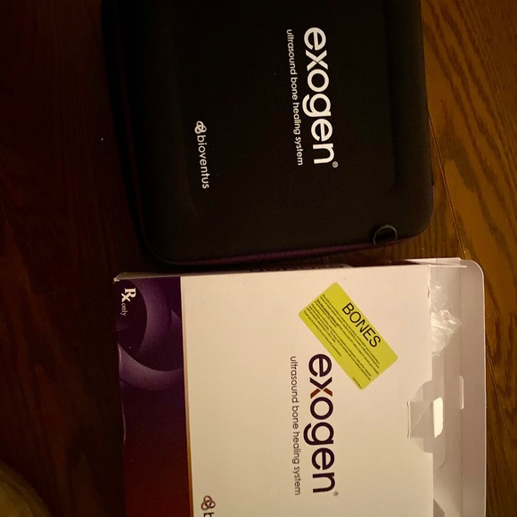 Exogen ultrasound bone healing machine - Picture 2 of 12